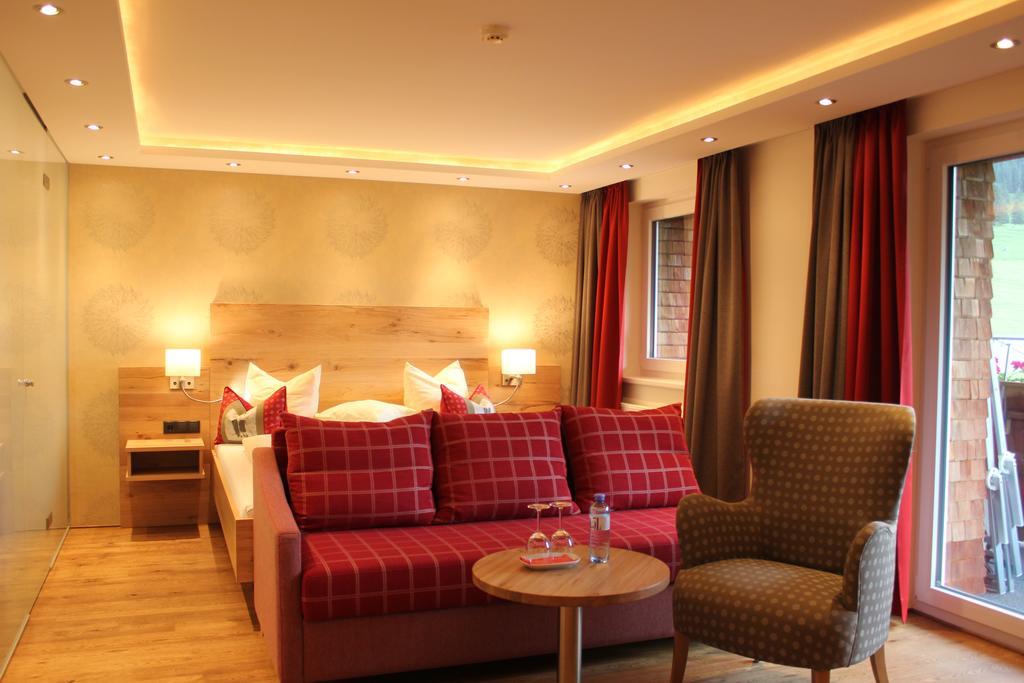 Hotel Garni Lärchenhof Lech am Arlberg Zimmer foto