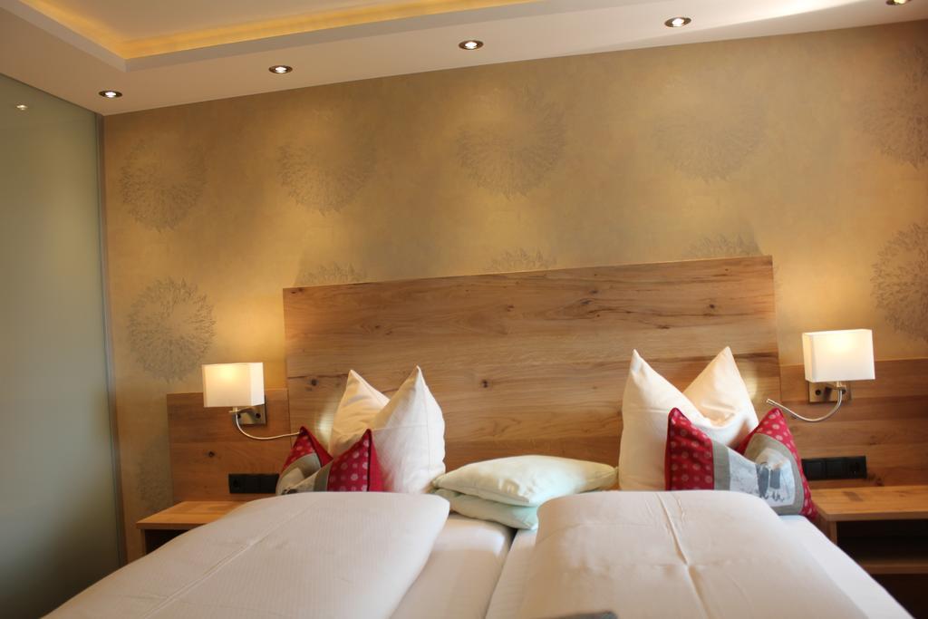 Hotel Garni Lärchenhof Lech am Arlberg Zimmer foto