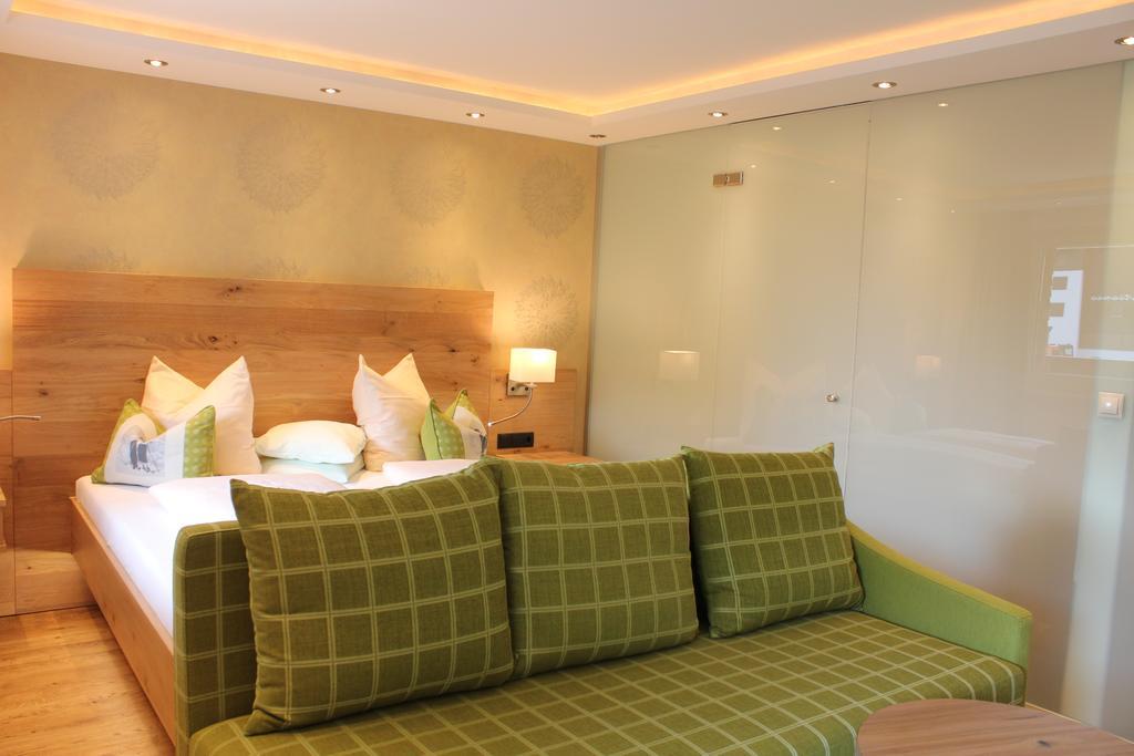 Hotel Garni Lärchenhof Lech am Arlberg Zimmer foto